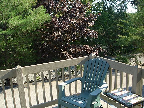 5th image of 203 Pinewood Dr #203