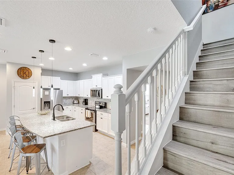 8827 Geneve Ct — Photo 31