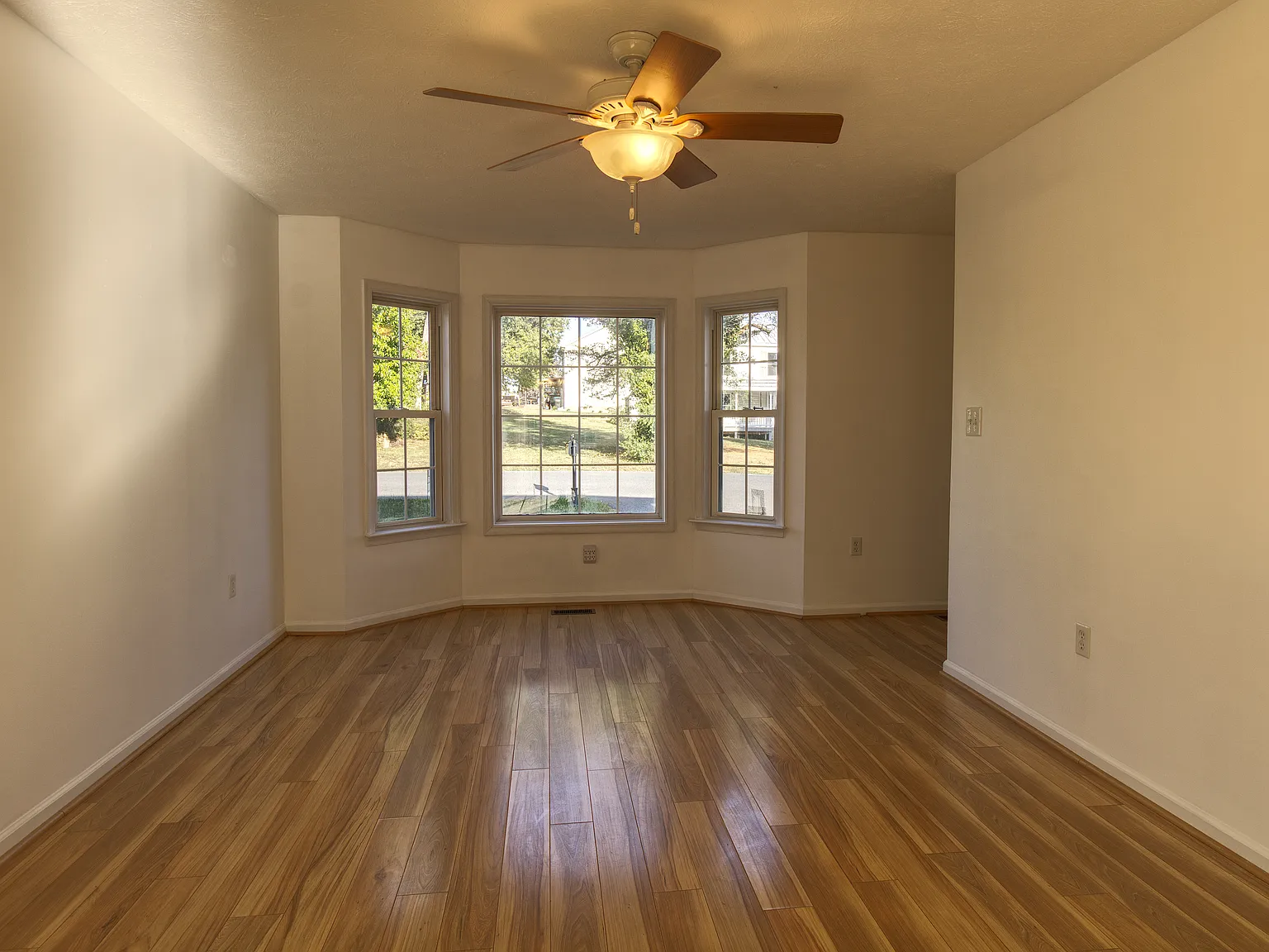 395 Stonewall St — Photo 3