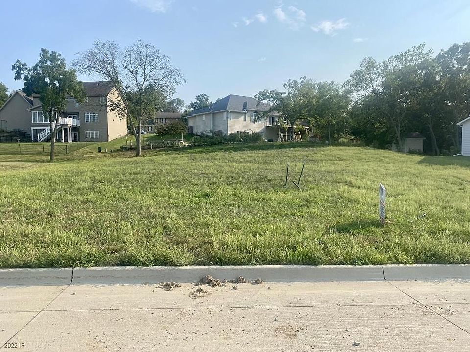 1st image of 903 W Orchard Ave
