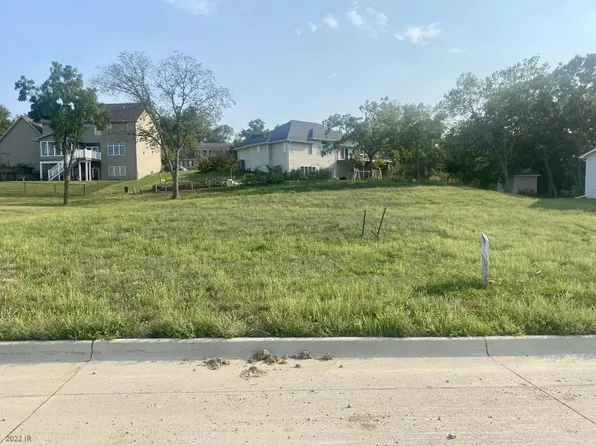 903 W Orchard Ave, Indianola, IA 50125