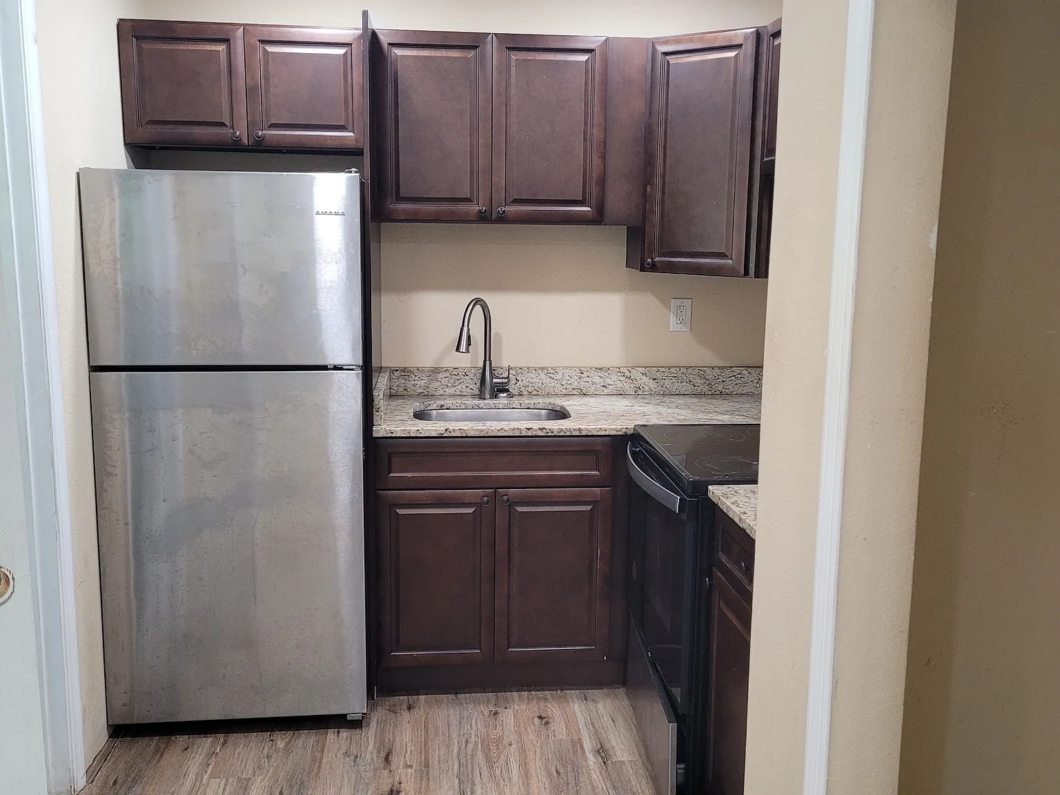 1 bed, 225 sqft, $1,100 — Photo 1