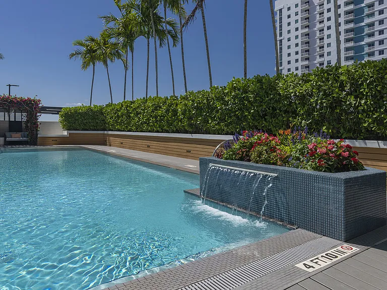 Maizon Brickell — Photo 41