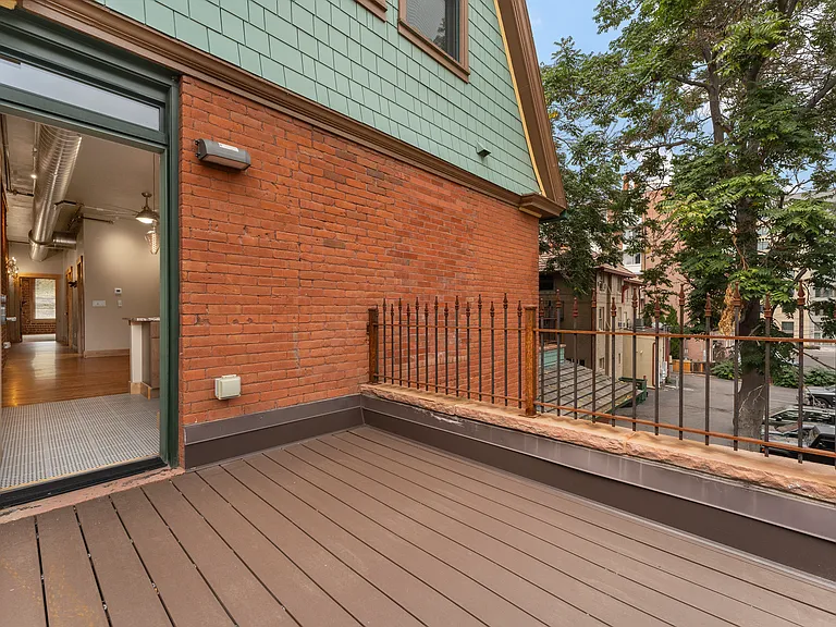 Private Deck