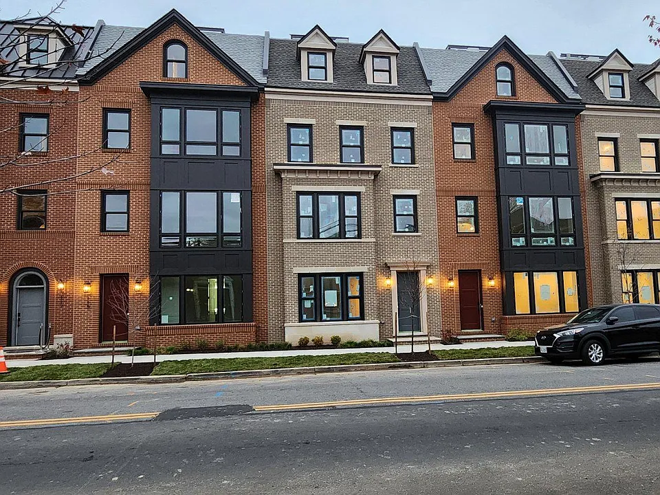 113 N West St