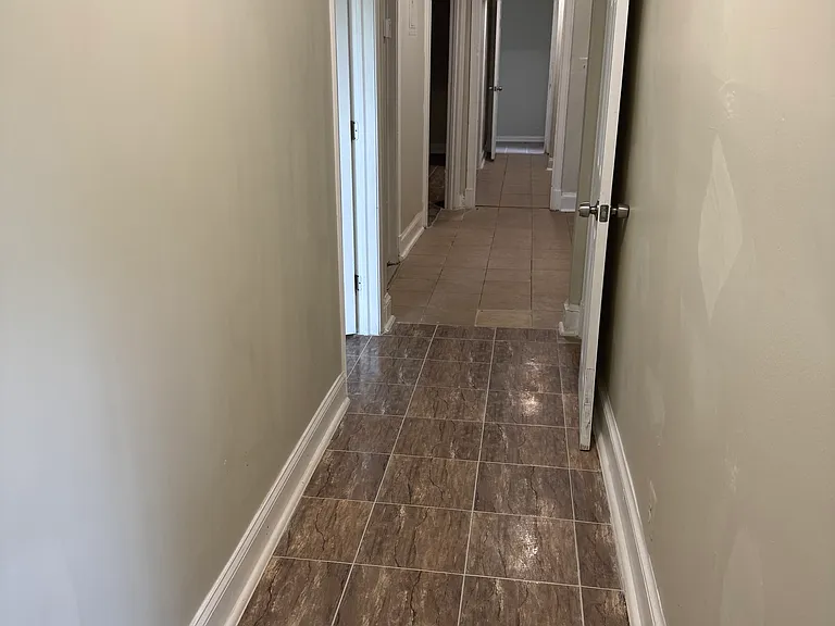 1235 Holbrook Ter NE — Photo 8