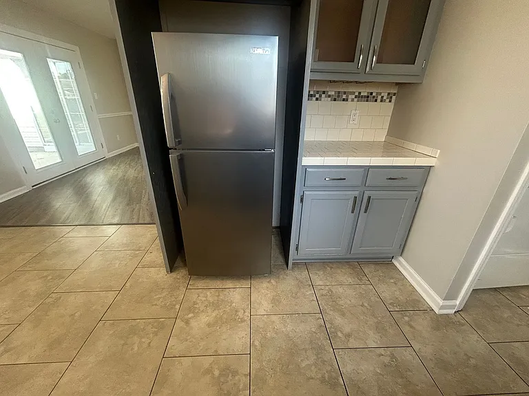 2729 Temperance Dr — Photo 7