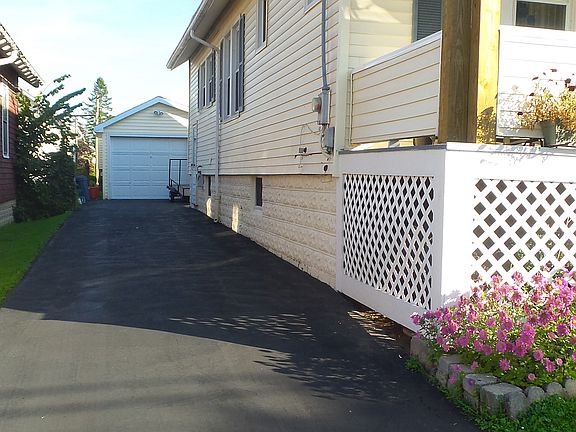 3rd image of 1639 Saint Agnes Ave