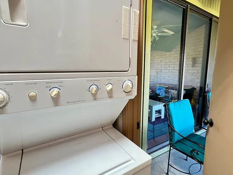 2521 S Calle De Humes — Photo 19