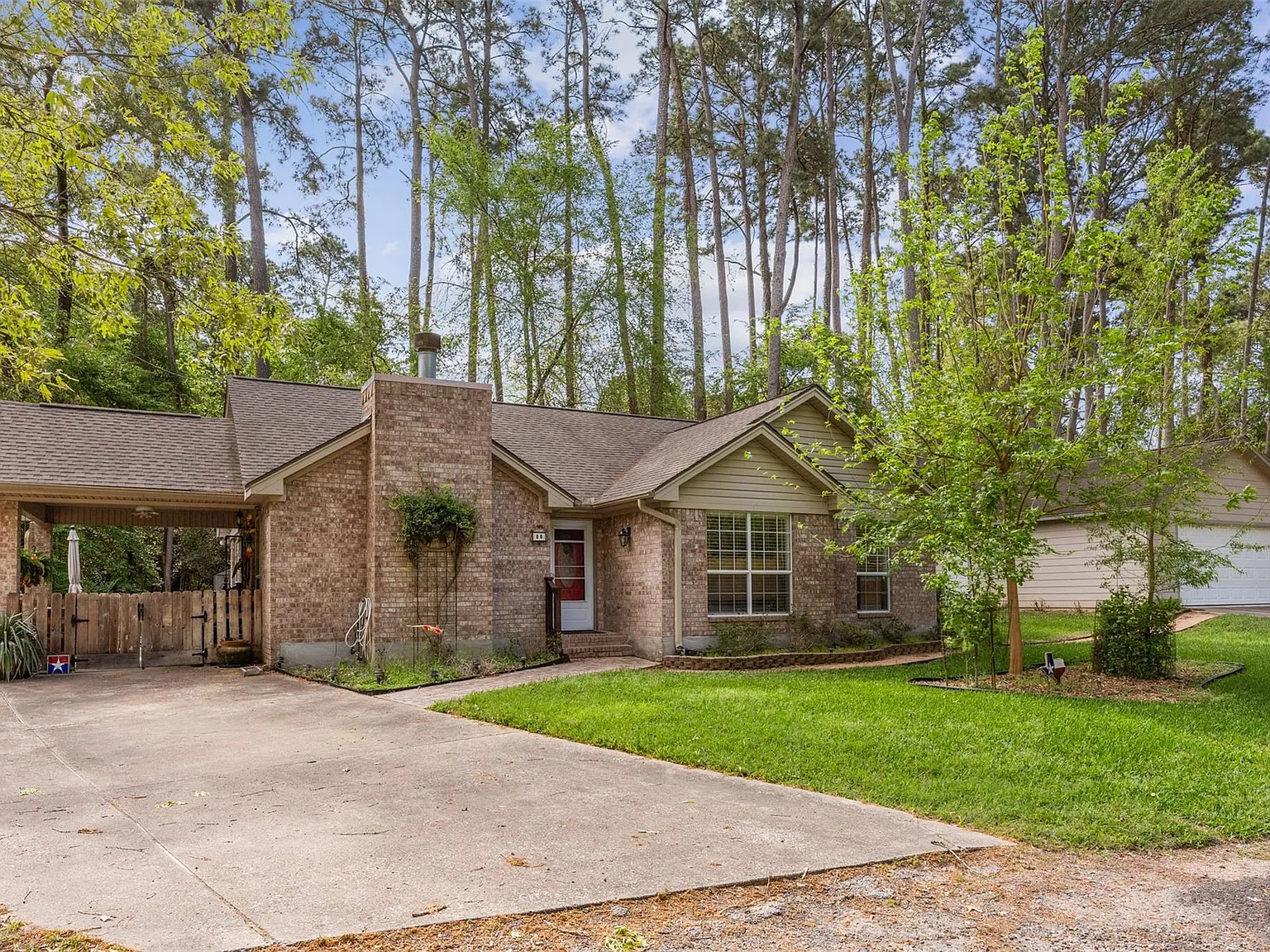 3 bed, 2.0 bath, 1353 sqft, $1,850 — Photo 1