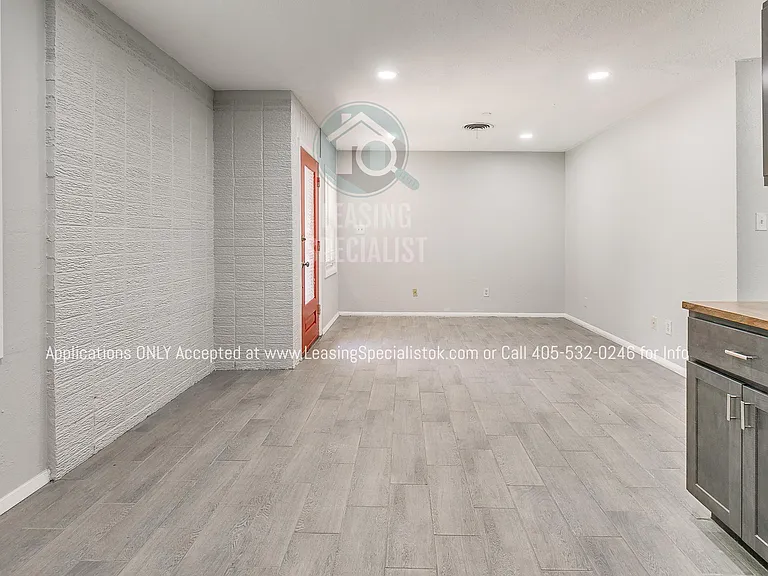 1025 Parsons St — Photo 13