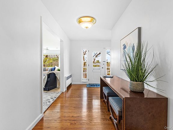 4th image of 20 Meadow Road