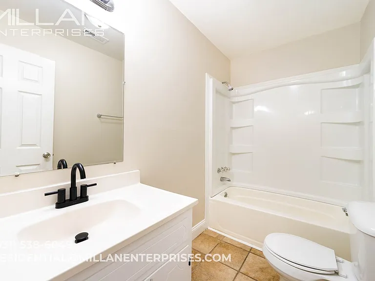 211 Oak St. Apartments — Photo 7