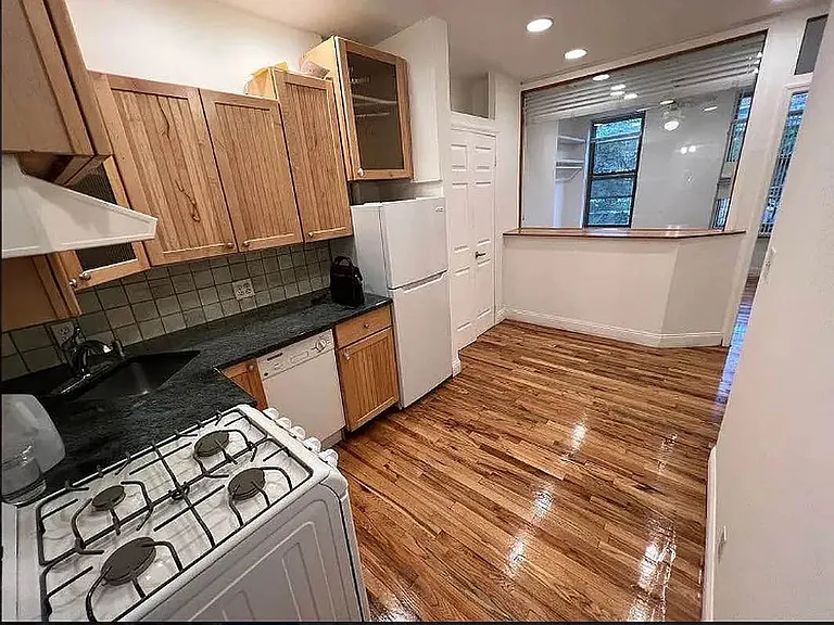 55 Clinton St #91 — Photo 9