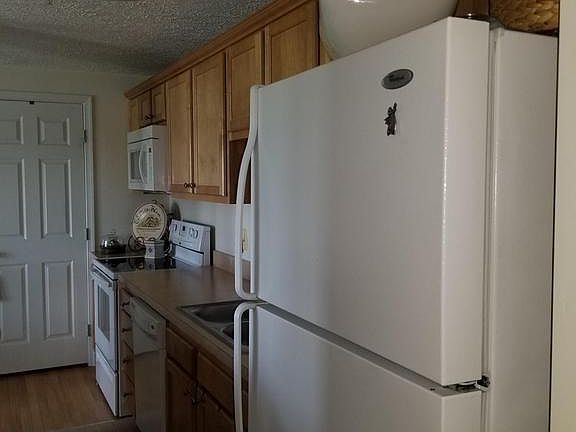 3rd image of 301 Palmspring Dr APT 11