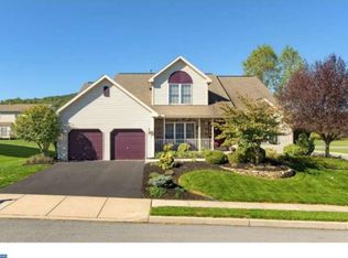 1 Brentwood Dr, Sinking Spring, PA 19608