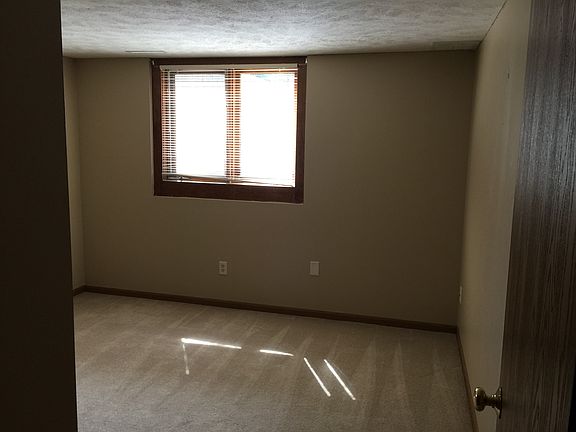3rd image of 3527 Allendale Dr