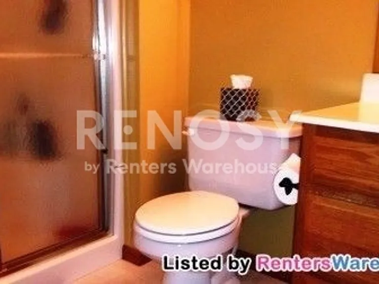 7648 Century Blvd — Photo 4