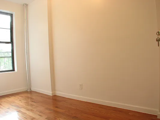 Rented by City Connections Realty | media 49