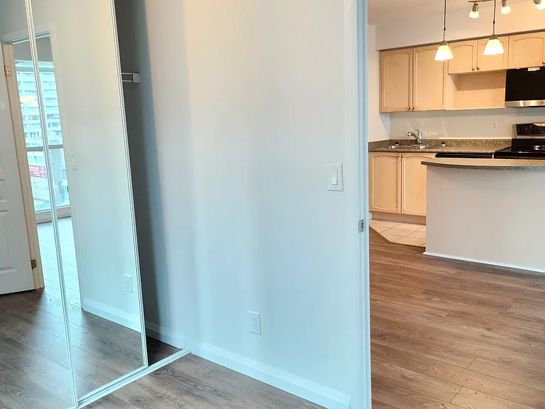 18 Yonge St #1113 — Photo 10
