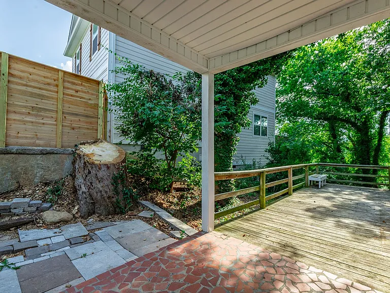 126 Goodson Ave — Photo 23