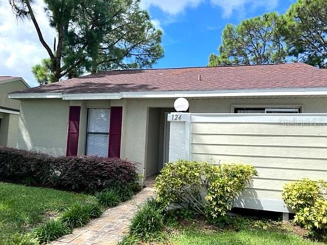 1st image of 124 Pine Island Cir