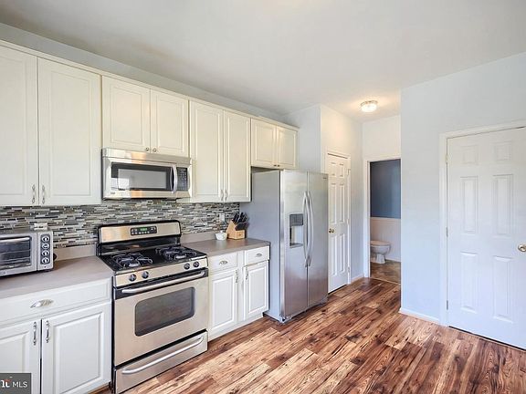 3rd image of 2136 Maple Crest Blvd