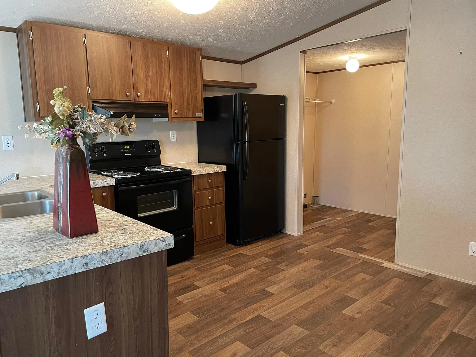 3 bed, $1,250 — Photo 3