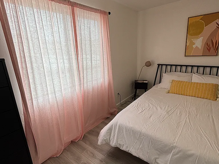 Golden Glen — Photo 34