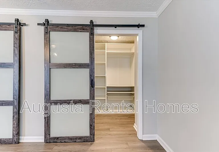 3210 York Dr — Photo 30