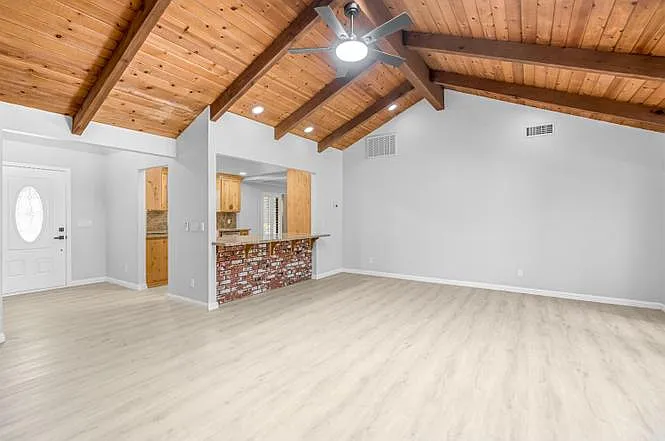 4 bed, 2034 sqft, $3,200 — Photo 2