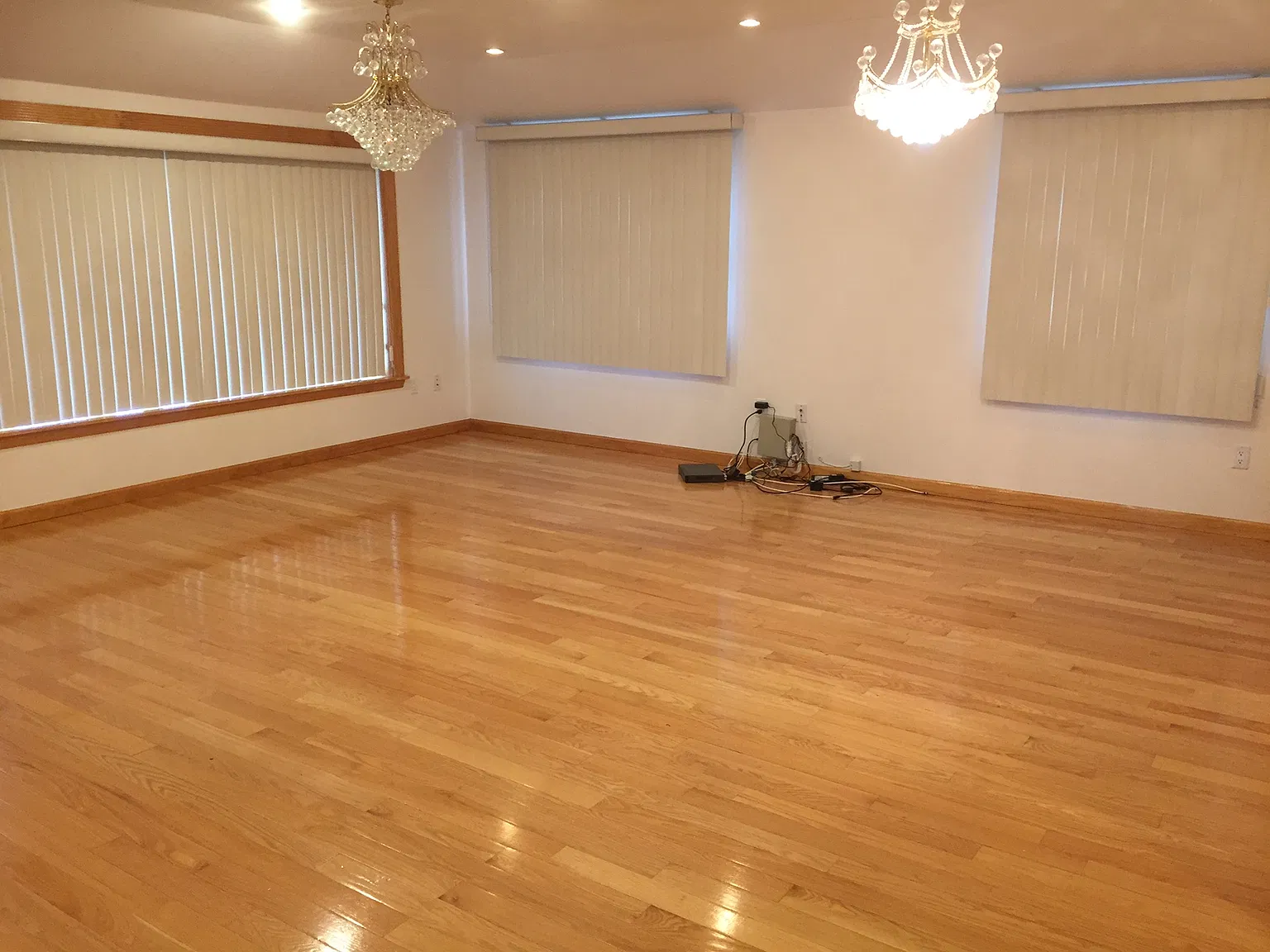3 bed, 1200 sqft, $3,100 — Photo 2