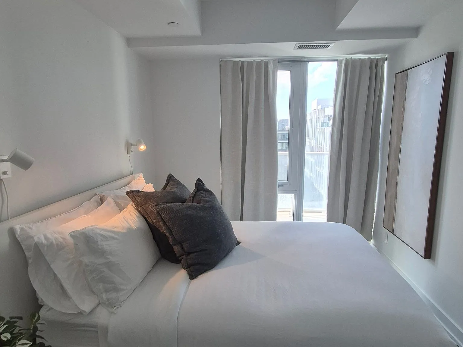 2 bed, $3,000 — Photo 4
