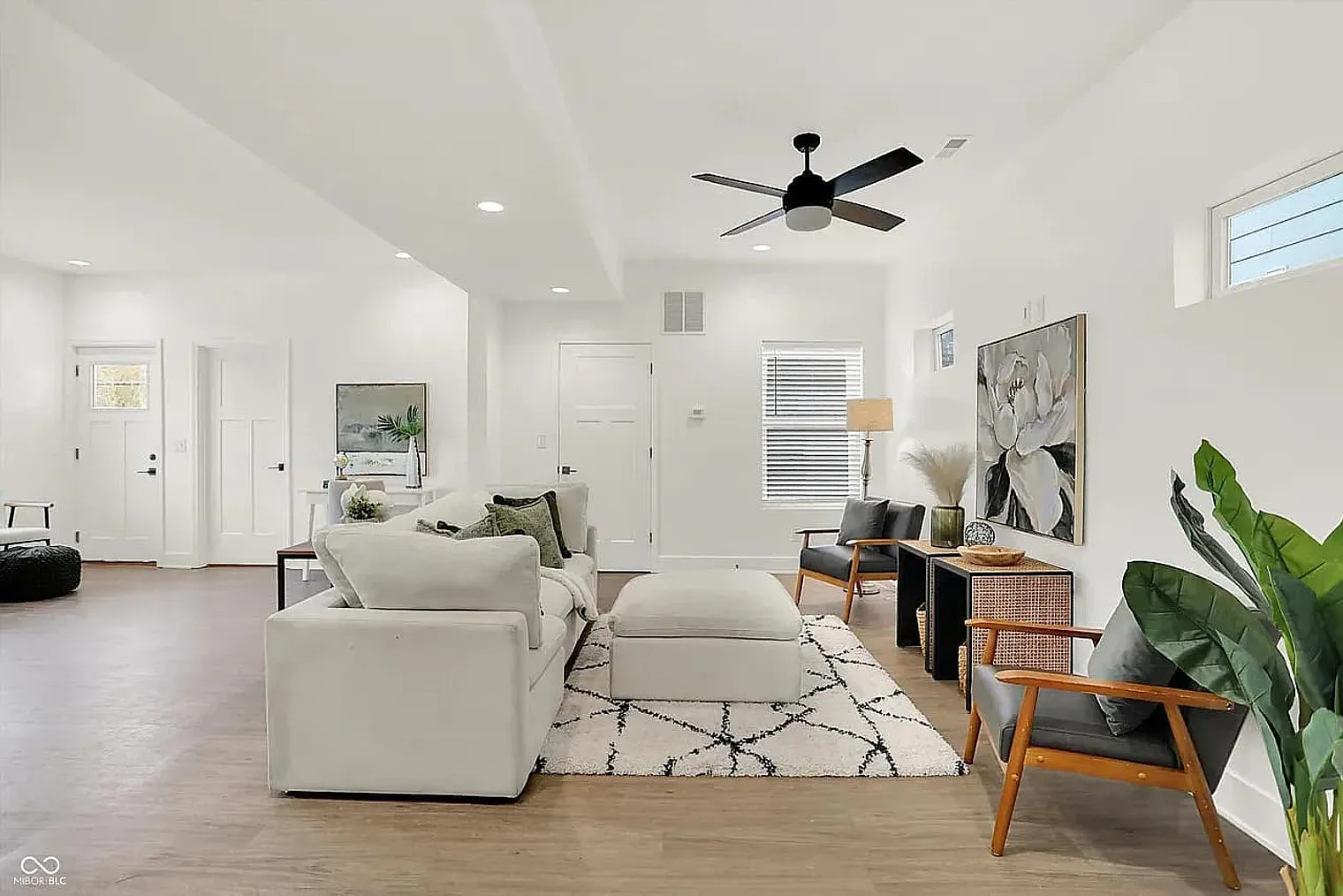 3 bed, 2.0 bath, 1700 sqft, $4,354 — Photo 1