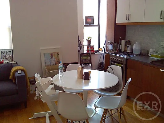 Rented by EXR | media 25