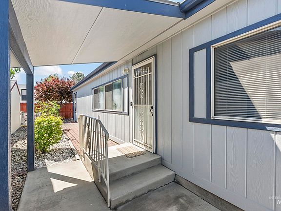 3rd image of 2714 Gold Harbor Dr