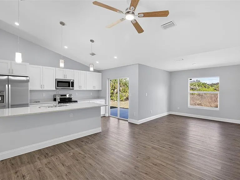 375 Denver Dr — Photo 4