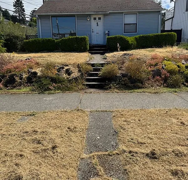 5002 47th Ave SW — Photo 1