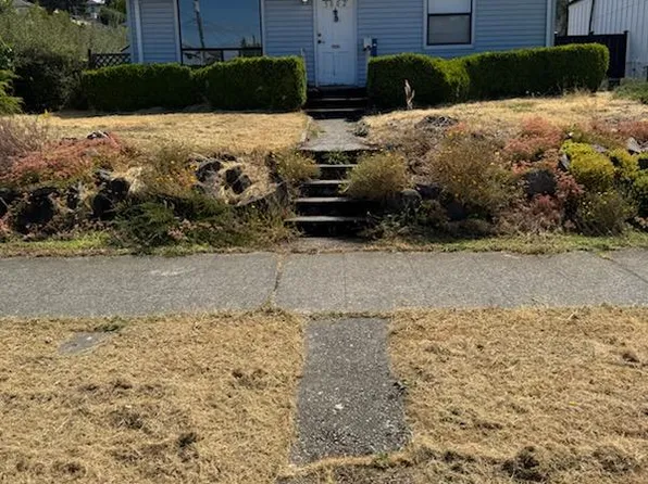5002 47th Ave SW, Seattle, WA 98136