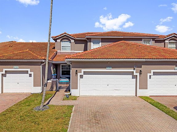 3rd image of 7551 S Aragon Boulevard #3