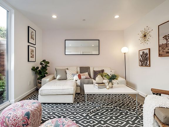 _4_3206 Helen St - (20).jpg