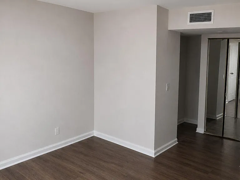 1522 SE Royal Green Cir #201 — Photo 8