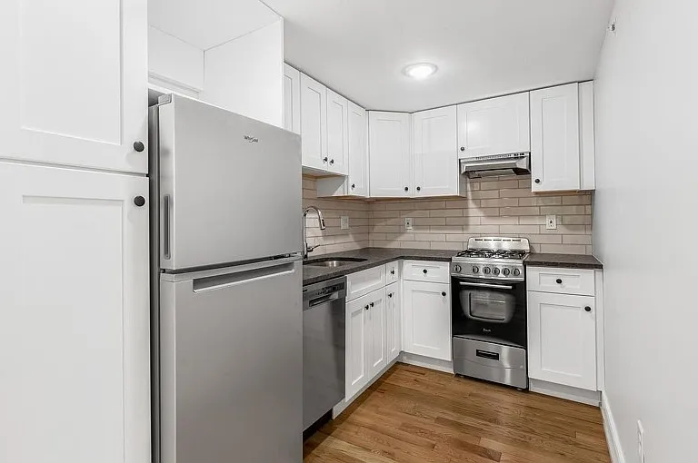 1916 Poplar St #1N — Photo 12