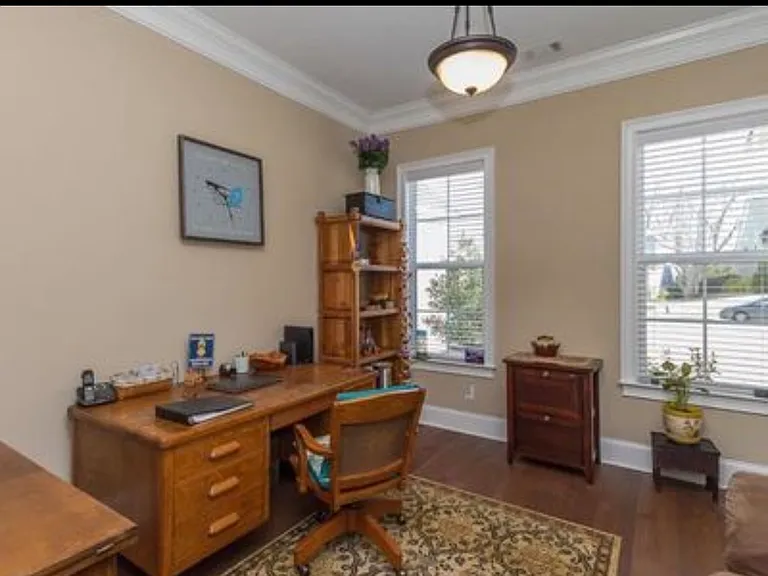 6314 Southbroom Dr — Photo 2