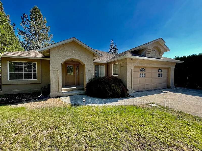 3 bed, 2.0 bath, 1500 sqft, $3,200 — Photo 3