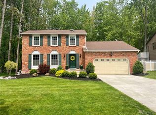 218 Misty Ln, East Amherst, NY 14051