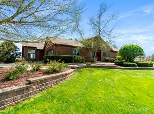 78 Country Ln, Yorkville, IL 60560