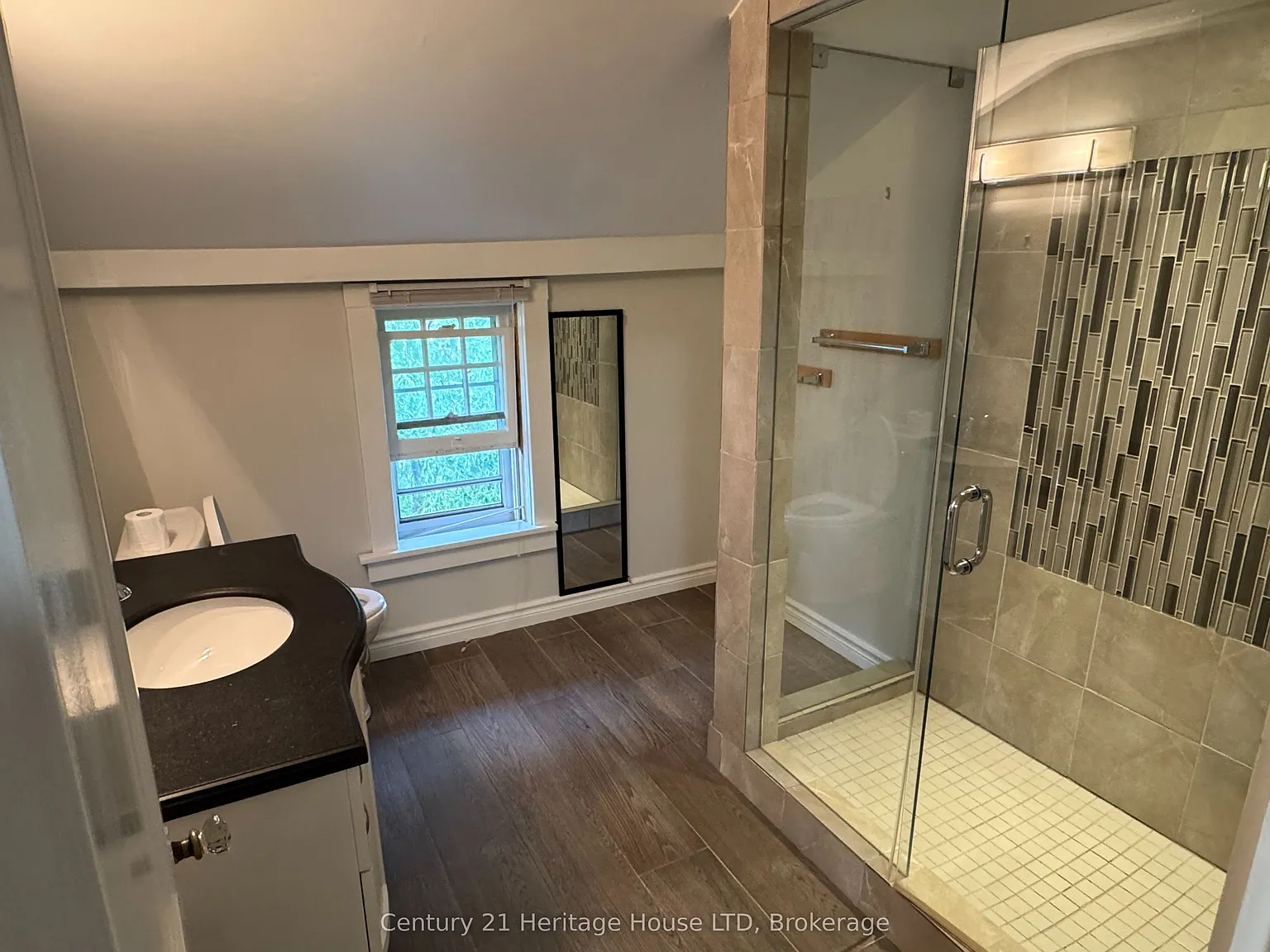 2 bed, $1,700 — Photo 4