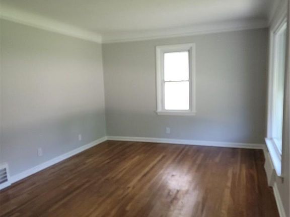 5th image of 859 E 210th St