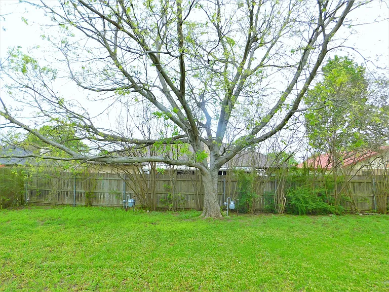 1706 Wisteria St — Photo 25